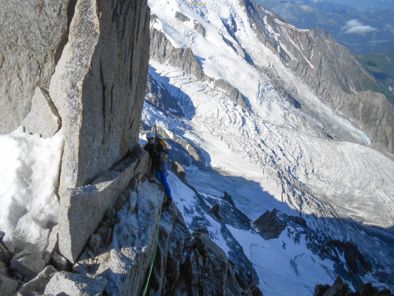 Arête des cosmiques Alpinisme Mont Blanc aiguille du Midi escalade grimpe climb climbing alpinism